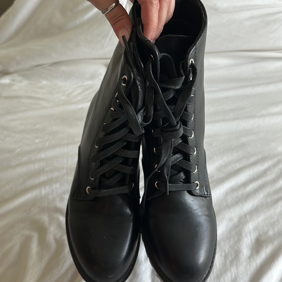 Black Combat Boot. Size 5. - Picture 4 of 4